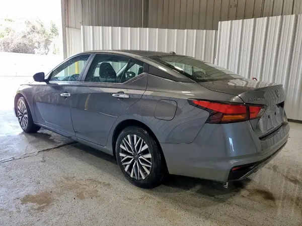 1N4BL4DV0SN381535 2025 NISSAN ALTIMA - Image 2