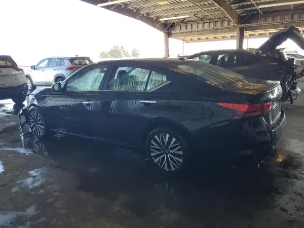 1N4BL4DV0SN385925 2025 NISSAN ALTIMA - Image 2