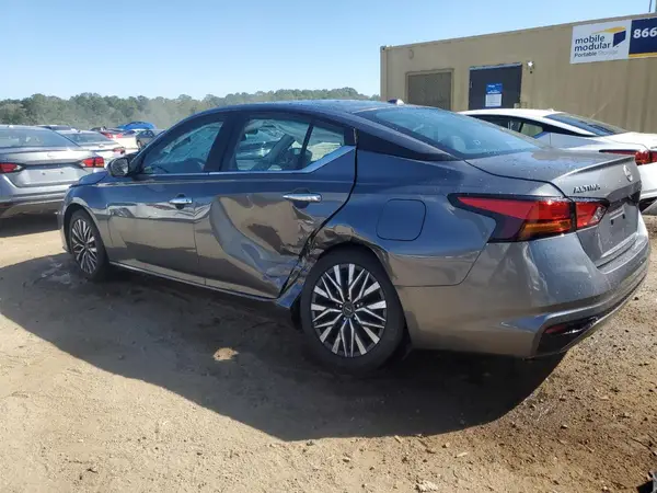 1N4BL4DV0SN388971 2025 NISSAN ALTIMA - Image 2