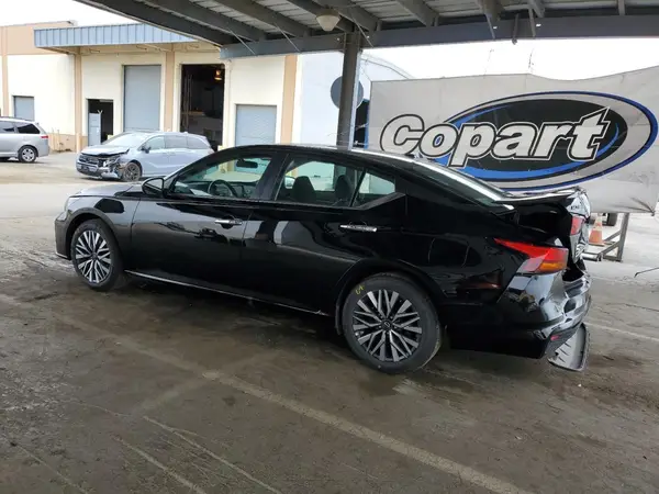 1N4BL4DV0SN391367 2025 NISSAN ALTIMA - Image 2