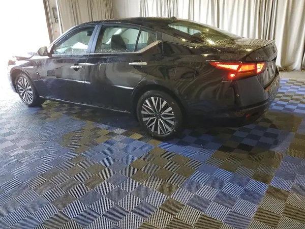 1N4BL4DV0SN394172 2025 NISSAN ALTIMA - Image 2