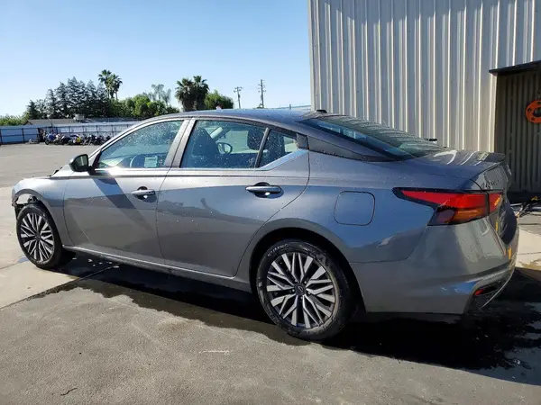 1N4BL4DV0TN321255 2026 NISSAN ALTIMA - Image 2