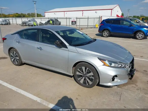 1N4BL4DV1NN324913 2022 NISSAN ALTIMA - Image 1