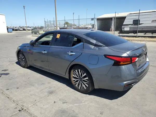 1N4BL4DV1PN330455 2023 NISSAN ALTIMA - Image 2