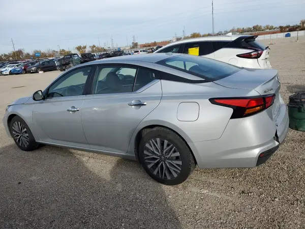 1N4BL4DV1PN341813 2023 NISSAN ALTIMA - Image 2