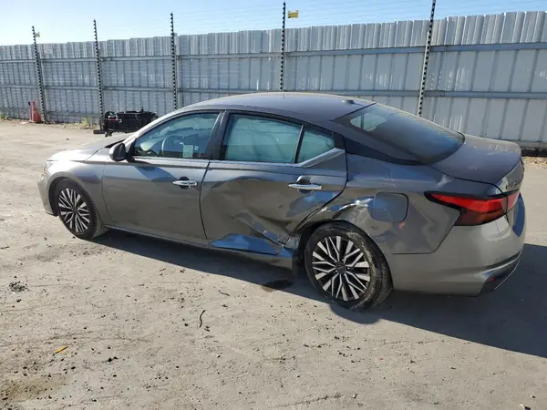 1N4BL4DV1PN357607 2023 NISSAN ALTIMA - Image 2