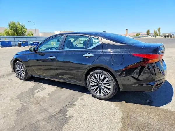 1N4BL4DV1PN389781 2023 NISSAN ALTIMA - Image 2