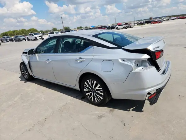 1N4BL4DV1PN422844 2023 NISSAN ALTIMA - Image 2