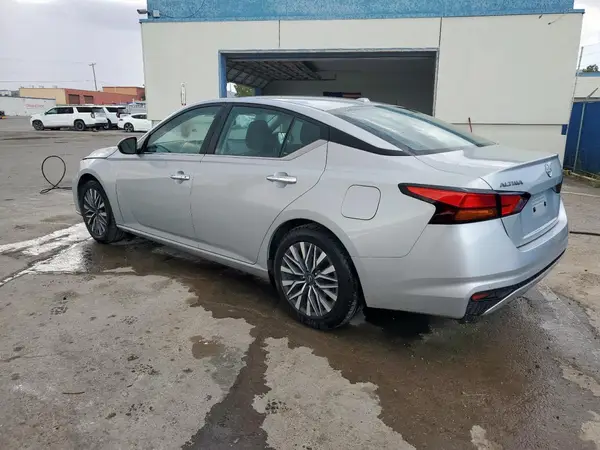 1N4BL4DV1RN303422 2024 NISSAN ALTIMA - Image 2