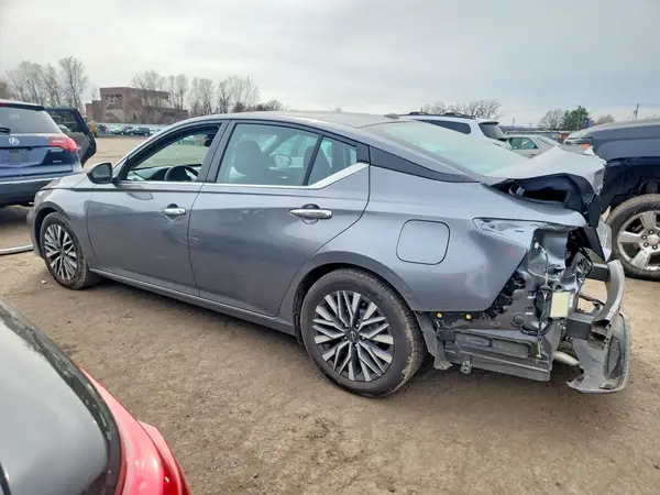 1N4BL4DV1RN313643 2024 NISSAN ALTIMA - Image 2