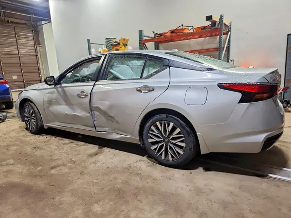 1N4BL4DV1RN330023 2024 NISSAN ALTIMA - Image 2