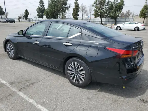 1N4BL4DV1RN330166 2024 NISSAN ALTIMA - Image 2