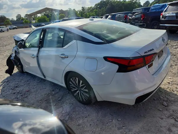 1N4BL4DV1RN348019 2024 NISSAN ALTIMA - Image 2