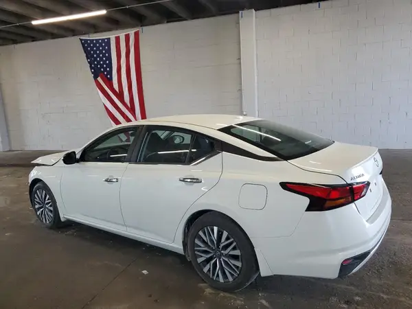 1N4BL4DV1RN350076 2024 NISSAN ALTIMA - Image 2