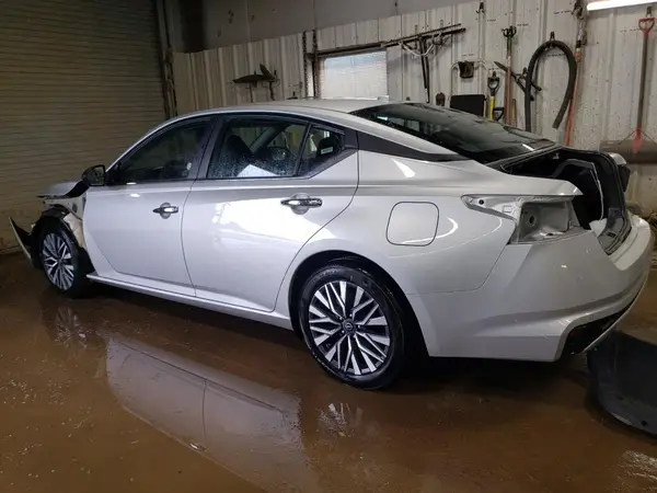 1N4BL4DV1RN354256 2024 NISSAN ALTIMA - Image 2