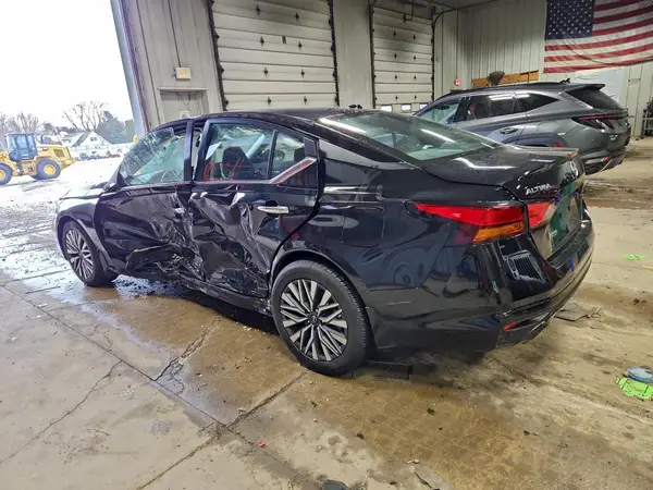 1N4BL4DV1RN366813 2024 NISSAN ALTIMA - Image 2