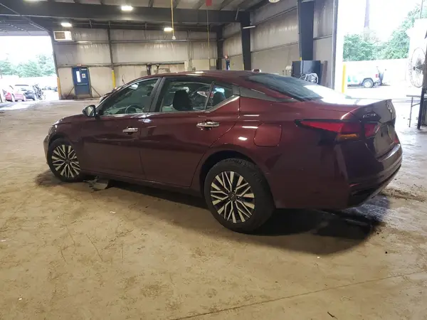 1N4BL4DV1RN372594 2024 NISSAN ALTIMA - Image 2