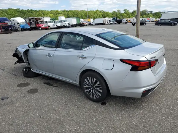 1N4BL4DV1RN377133 2024 NISSAN ALTIMA - Image 2