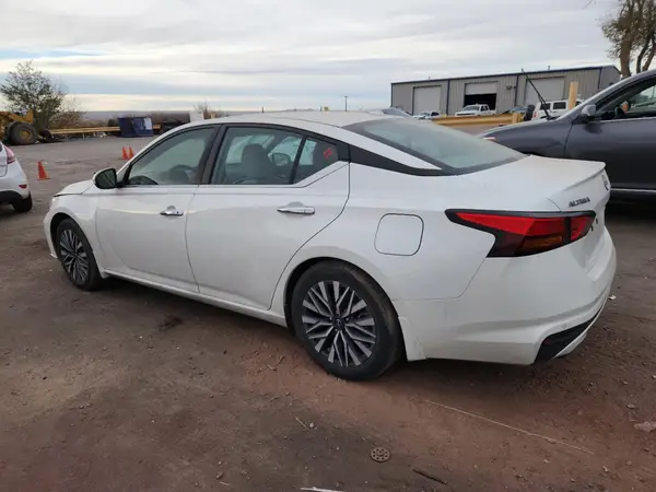 1N4BL4DV1RN412690 2024 NISSAN ALTIMA - Image 2