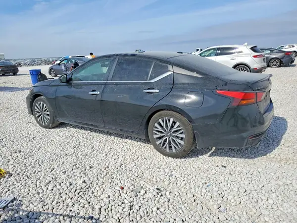 1N4BL4DV1RN423558 2024 NISSAN ALTIMA - Image 2