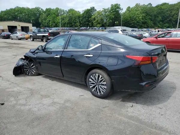 1N4BL4DV1RN424547 2024 NISSAN ALTIMA - Image 2