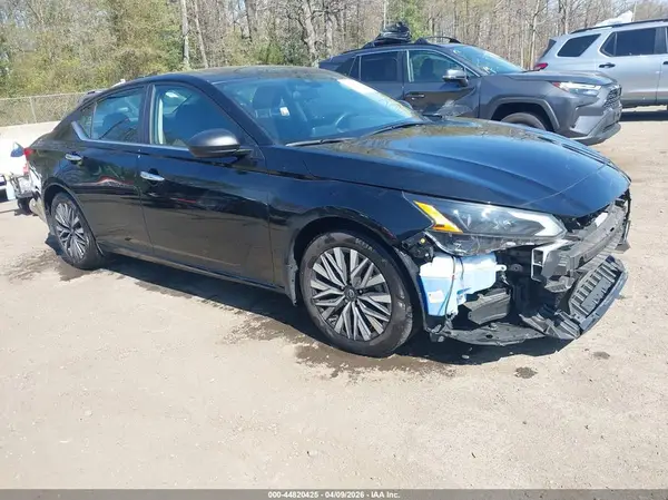 1N4BL4DV1RN428100 2024 NISSAN ALTIMA - Image 1