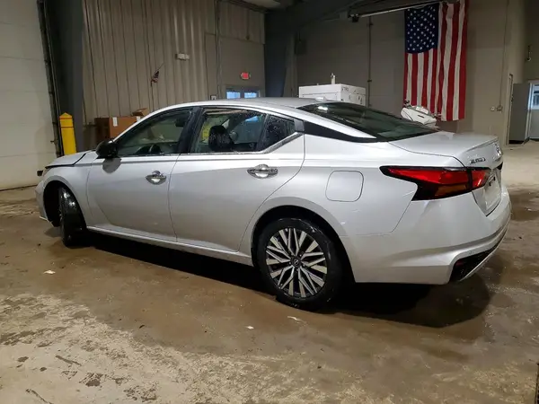 1N4BL4DV1RN429229 2024 NISSAN ALTIMA - Image 2