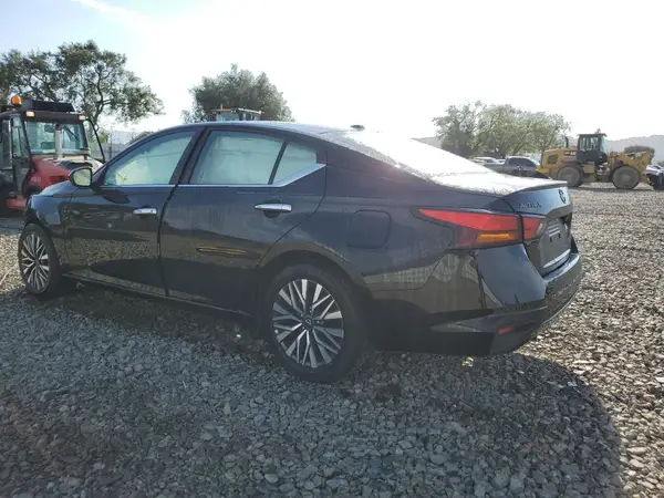 1N4BL4DV1SN301806 2025 NISSAN ALTIMA - Image 2