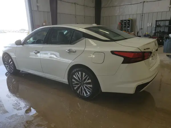 1N4BL4DV1SN304625 2025 NISSAN ALTIMA - Image 2