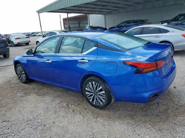 1N4BL4DV1SN305757 2025 NISSAN ALTIMA - Image 2