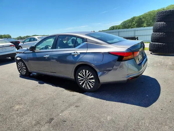 1N4BL4DV1SN305869 2025 NISSAN ALTIMA - Image 2