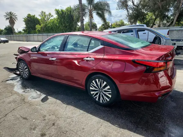 1N4BL4DV1SN307640 2025 NISSAN ALTIMA - Image 2
