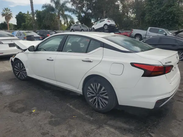1N4BL4DV1SN318055 2025 NISSAN ALTIMA - Image 2