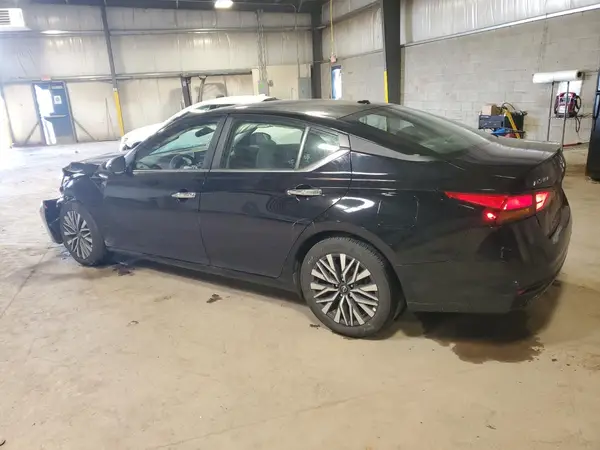 1N4BL4DV1SN321893 2025 NISSAN ALTIMA - Image 2