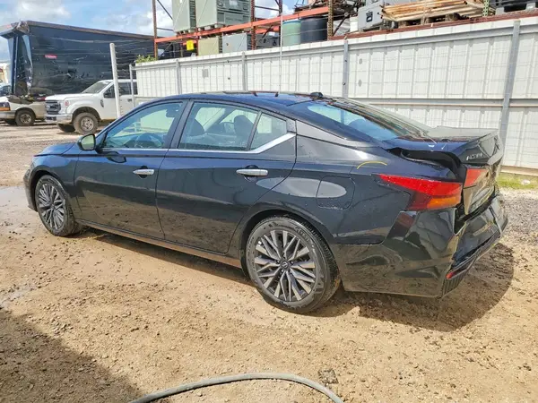 1N4BL4DV1SN322929 2025 NISSAN ALTIMA - Image 2