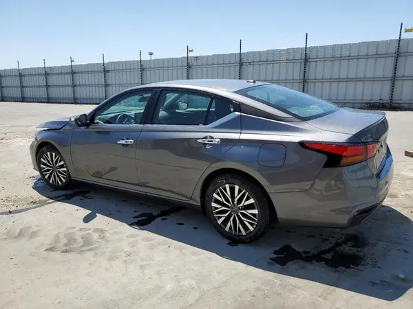 1N4BL4DV1SN339245 2025 NISSAN ALTIMA - Image 2