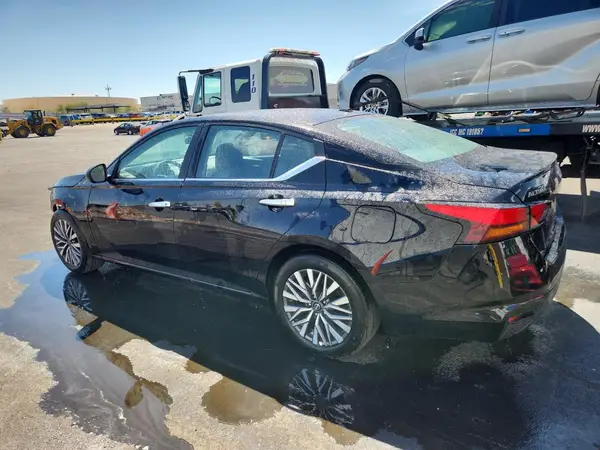 1N4BL4DV1SN344428 2025 NISSAN ALTIMA - Image 2