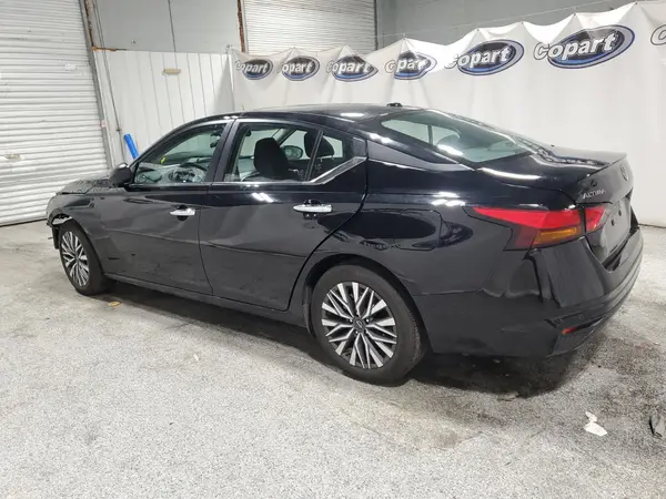 1N4BL4DV1SN345319 2025 NISSAN ALTIMA - Image 2
