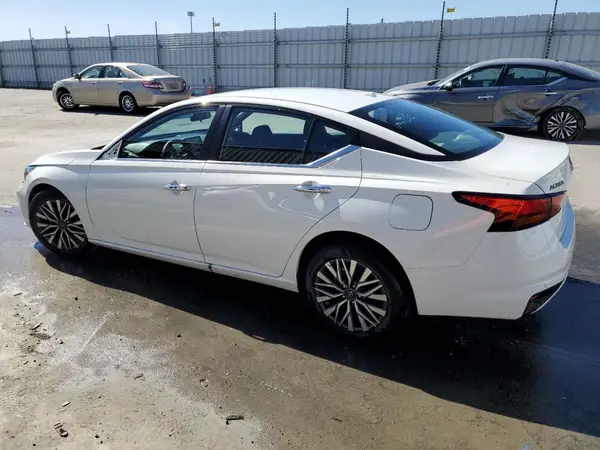 1N4BL4DV1SN347054 2025 NISSAN ALTIMA - Image 2