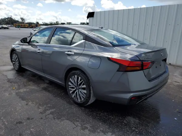 1N4BL4DV1SN348656 2025 NISSAN ALTIMA - Image 2