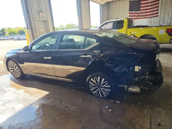 1N4BL4DV1SN352450 2025 NISSAN ALTIMA - Image 2