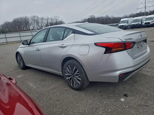 1N4BL4DV1SN357955 2025 NISSAN ALTIMA - Image 2