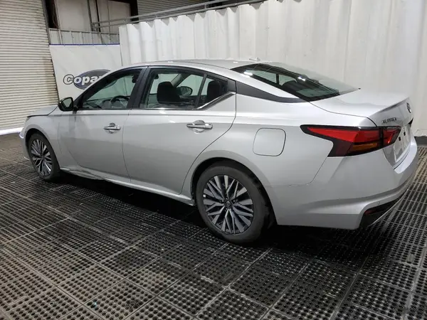 1N4BL4DV1SN360953 2025 NISSAN ALTIMA - Image 2