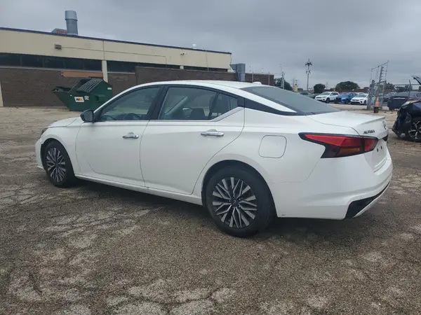 1N4BL4DV1SN377557 2025 NISSAN ALTIMA - Image 2