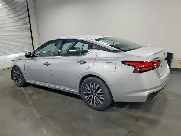 1N4BL4DV1SN378739 2025 NISSAN ALTIMA - Image 2