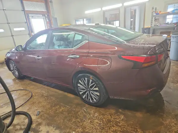 1N4BL4DV1SN379065 2025 NISSAN ALTIMA - Image 2