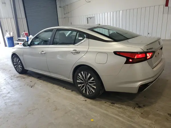 1N4BL4DV1SN379261 2025 NISSAN ALTIMA - Image 2