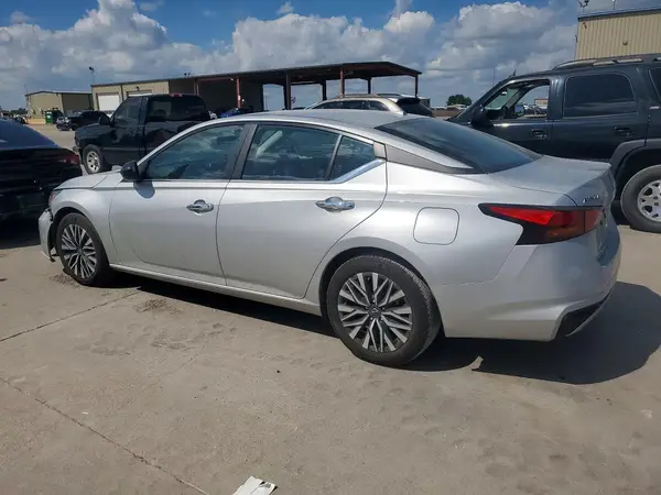 1N4BL4DV1SN379289 2025 NISSAN ALTIMA - Image 2