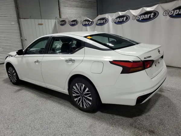 1N4BL4DV1SN379471 2025 NISSAN ALTIMA - Image 2