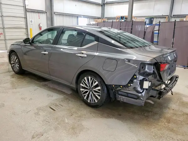 1N4BL4DV1SN380975 2025 NISSAN ALTIMA - Image 2